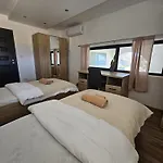 Soulnest Light Bedroom And Shared Bathroom Homestay szállás