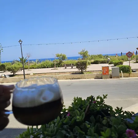 Soulnest Light Bedroom And Shared Bathroom * Qbajjar