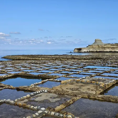 Soulnest Light Bedroom And Shared Bathroom Δωμάτια σε οικογενειακή κατοικία *