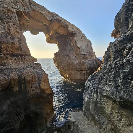 Soulnest Light Bedroom And Shared Bathroom Qbajjar