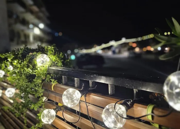 Soulnest Light Bedroom And Shared Bathroom Quarto em Acomodações Particulares