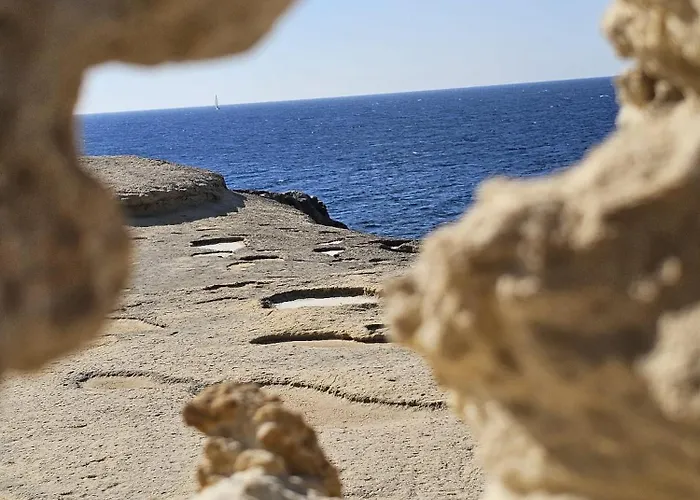 Soulnest Light Bedroom And Shared Bathroom *